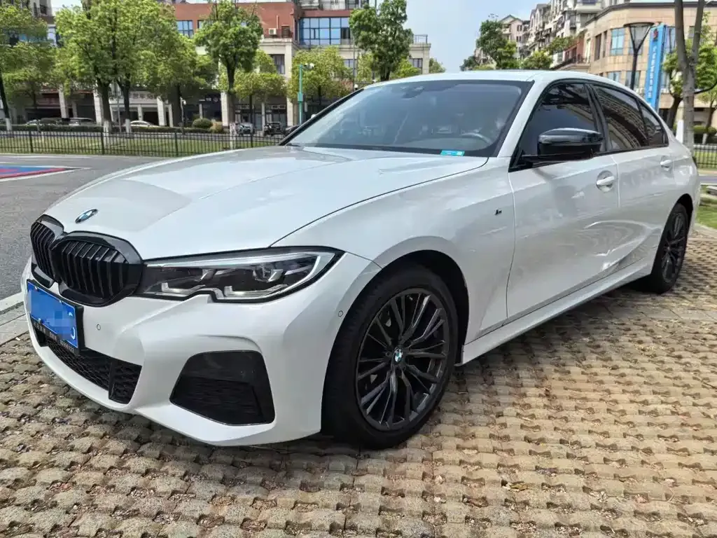 BMW 3 Series 2022 из CN, фото 1