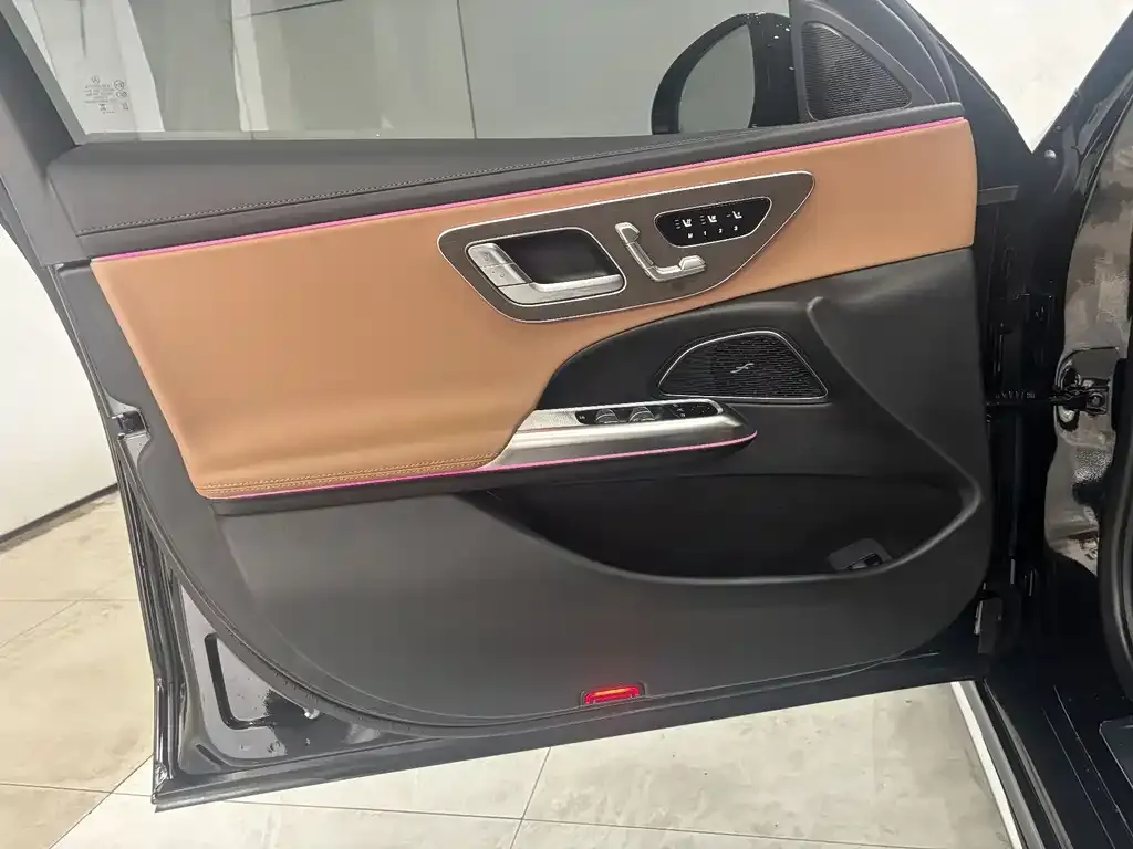 Mercedes-Benz E-Class 2024 из CN, фото 3