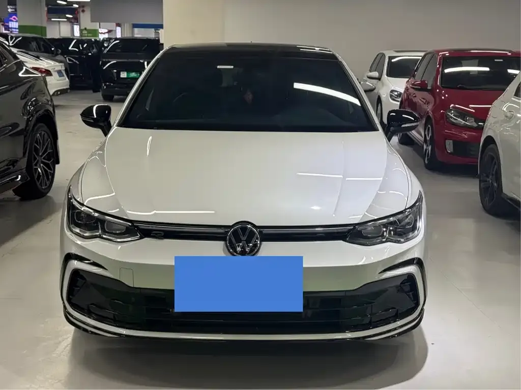 Volkswagen Golf 2024 из CN, фото 3