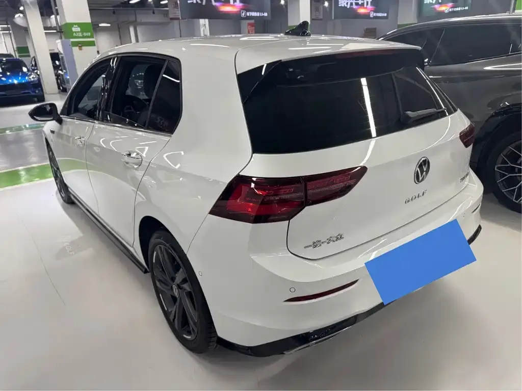 Volkswagen Golf 2024 из CN, фото 4