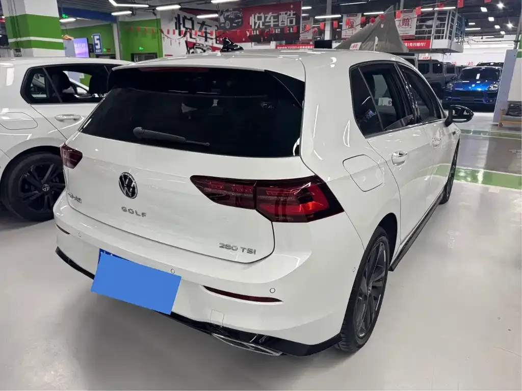 Volkswagen Golf 2024 из CN, фото 7