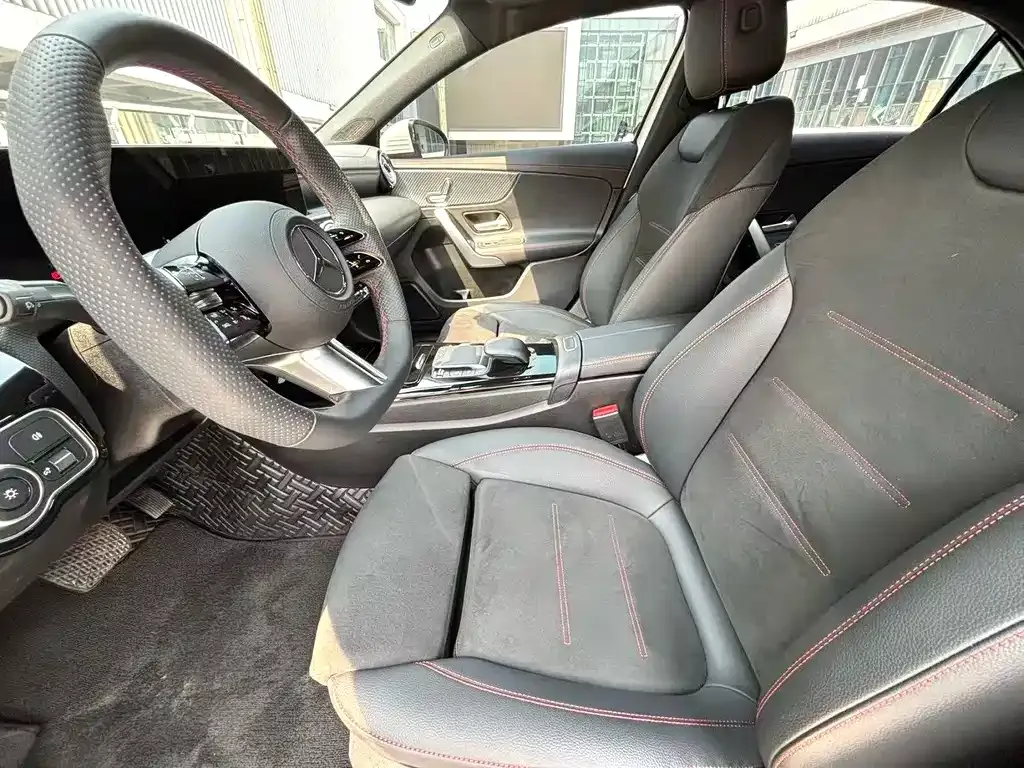 Mercedes-Benz A-Class 2023 из CN, фото 4