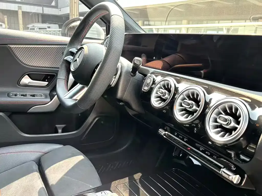 Mercedes-Benz A-Class 2023 из CN, фото 5