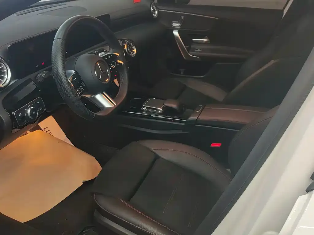Mercedes-Benz A-Class 2023 из CN, фото 2