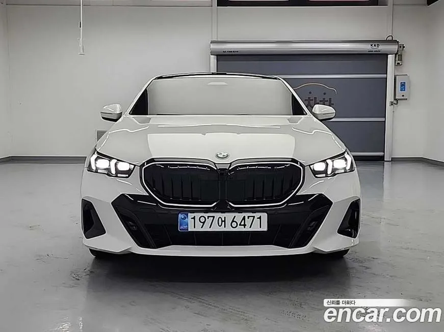 BMW 5-Series 2025 из KR, фото 1