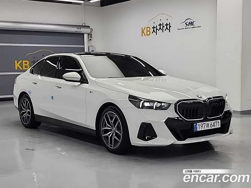 BMW 5-Series 2025 из KR, фото 2