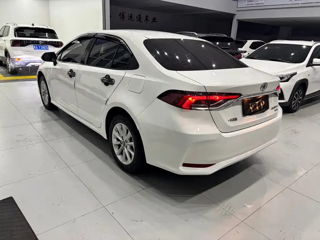 Toyota Corolla 2022 из CN, фото 2
