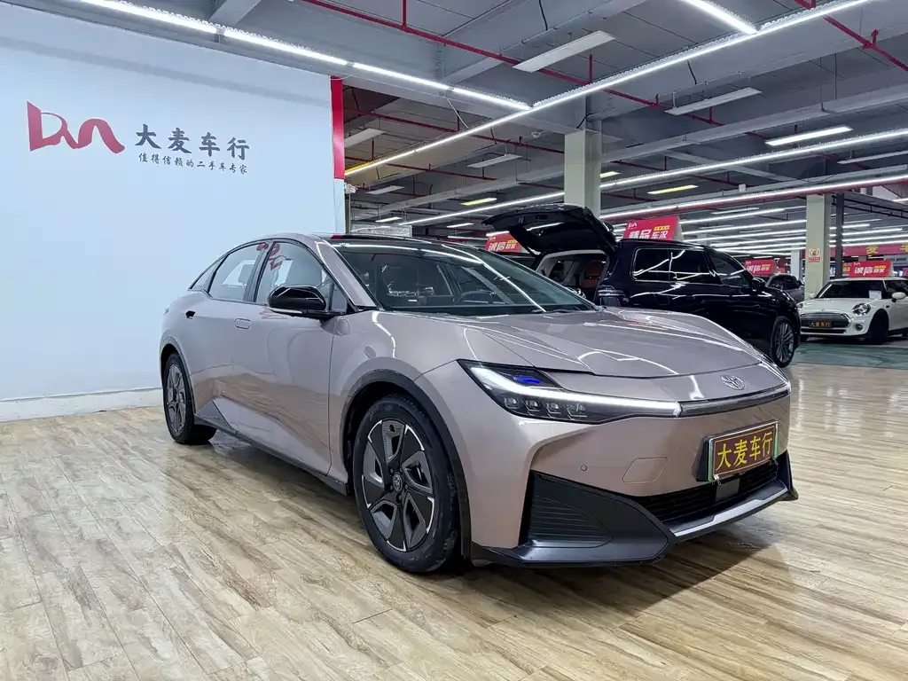 Toyota bZ3 2023 из CN, фото 10