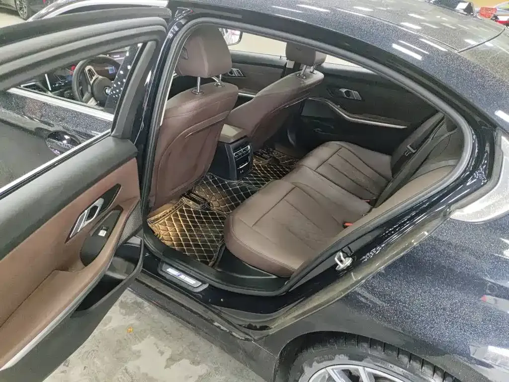 BMW 3 Series 2024 из CN, фото 8