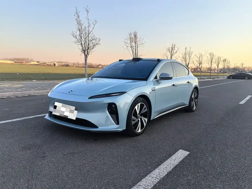 NIO ET5