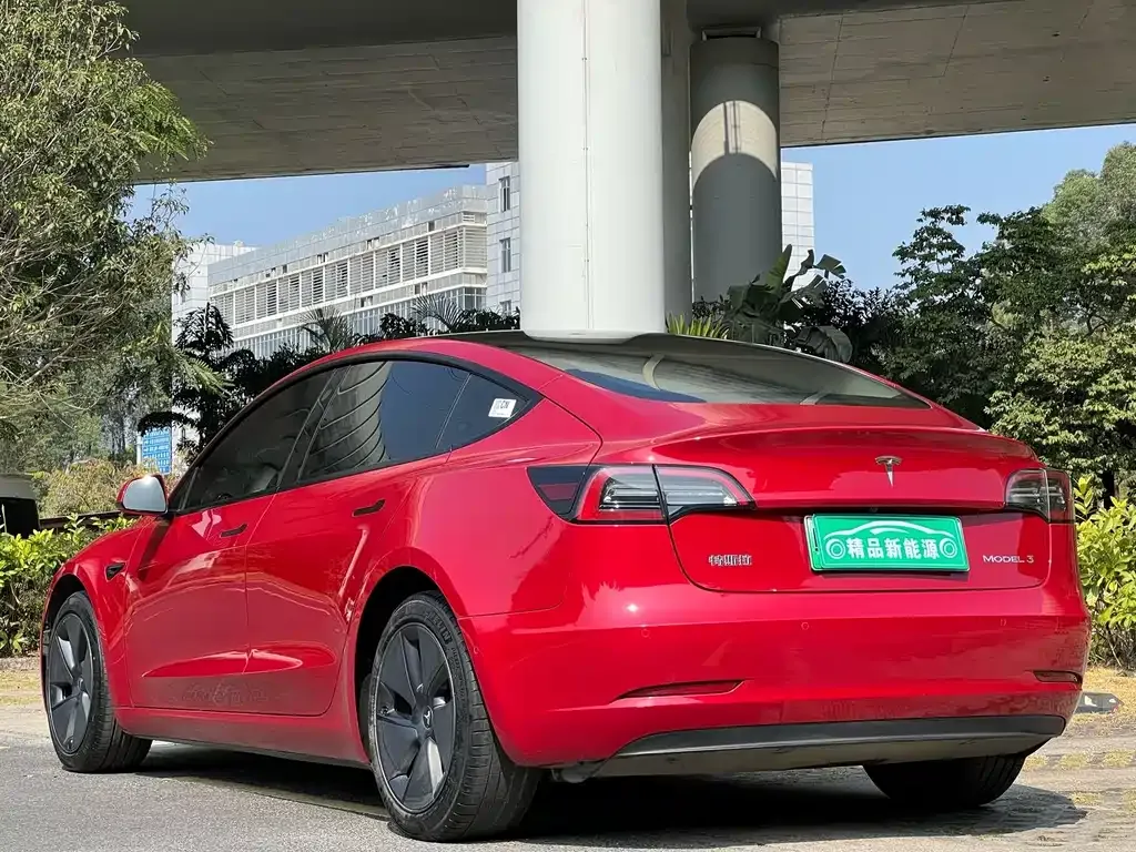 Tesla Model 3 — фото 2