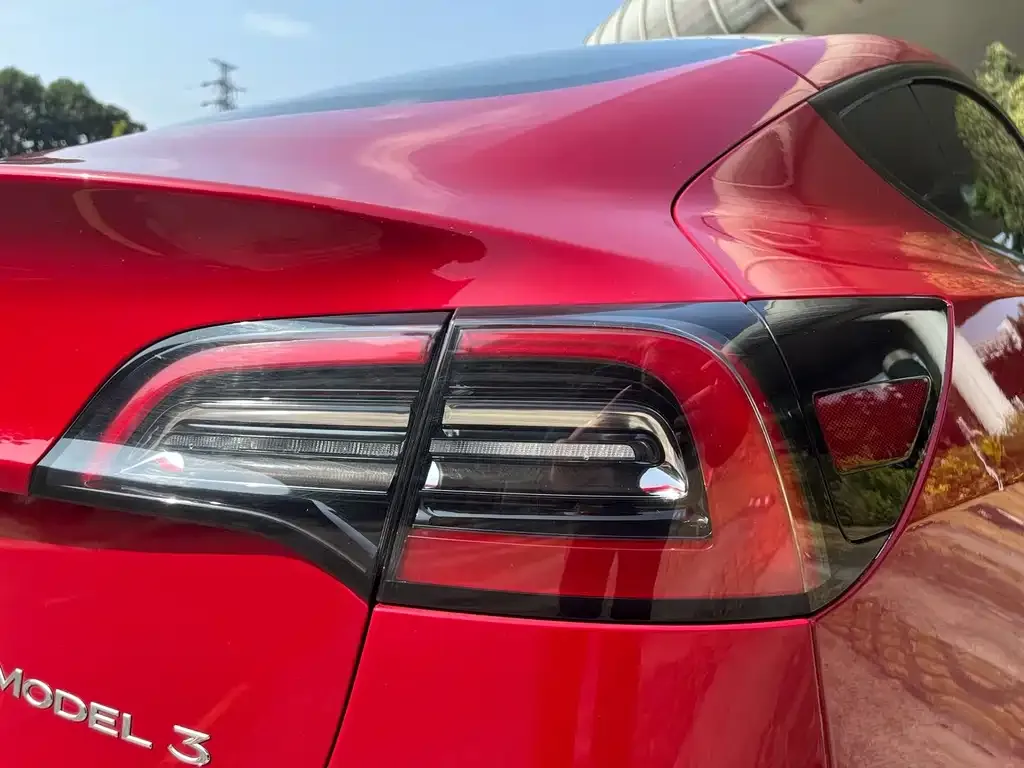 Tesla Model 3 — фото 6