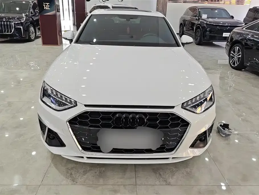 Audi A4L 2021 из CN, фото 9