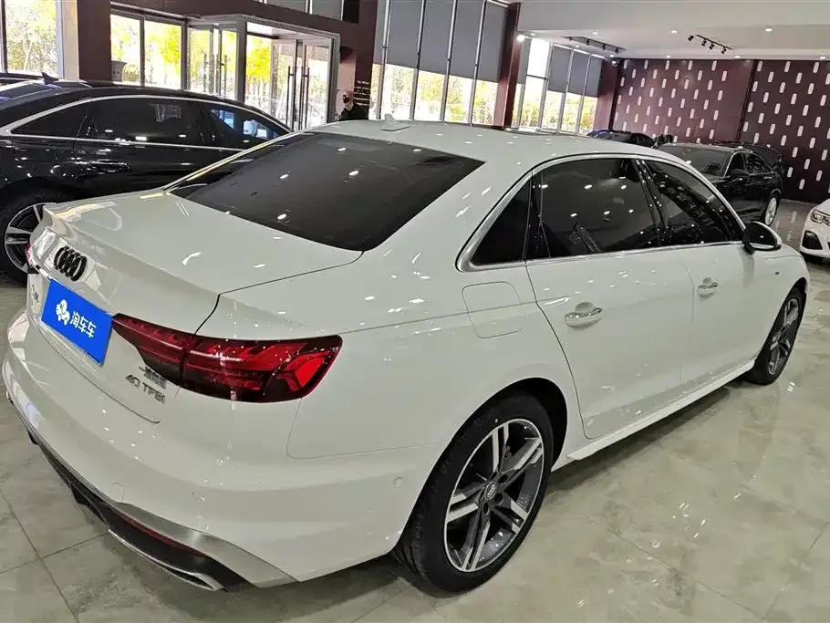 Audi A4L 2021 из CN, фото 4