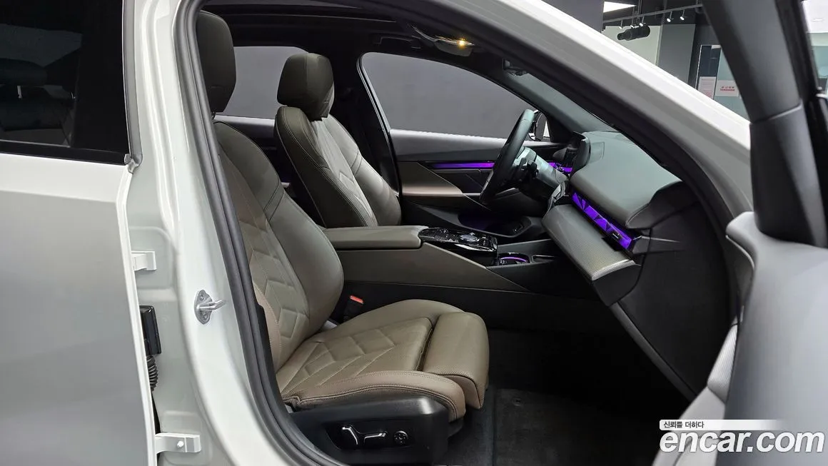 BMW 5-Series 2025 из KR, фото 10