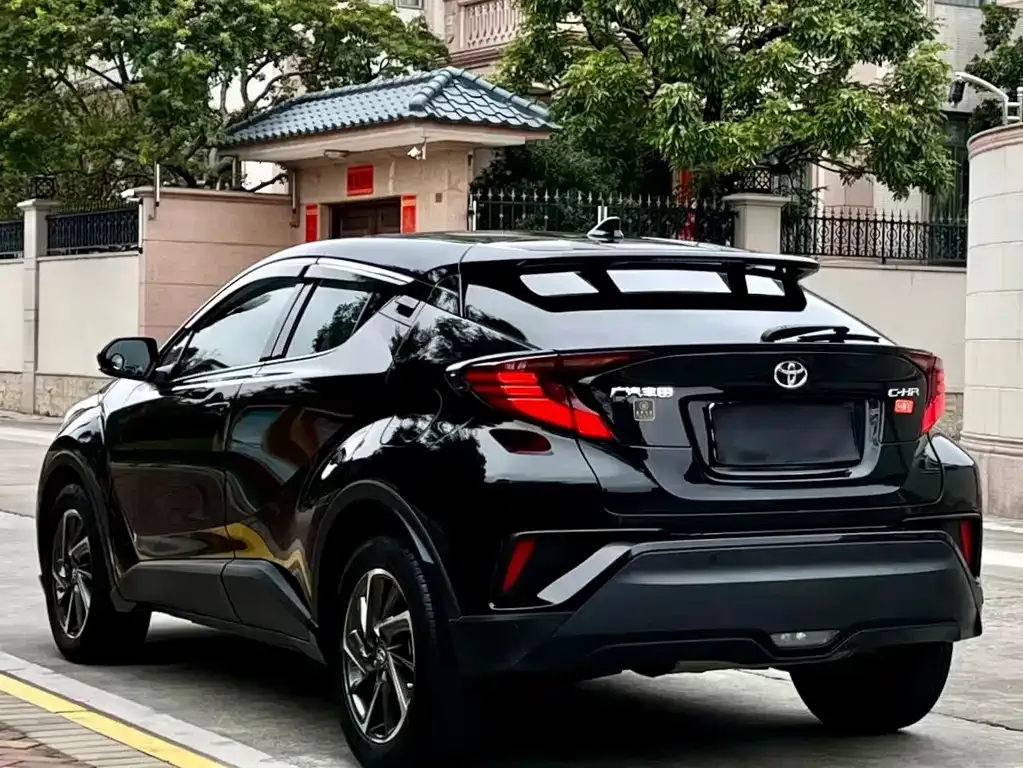 Toyota C-HR — фото 4