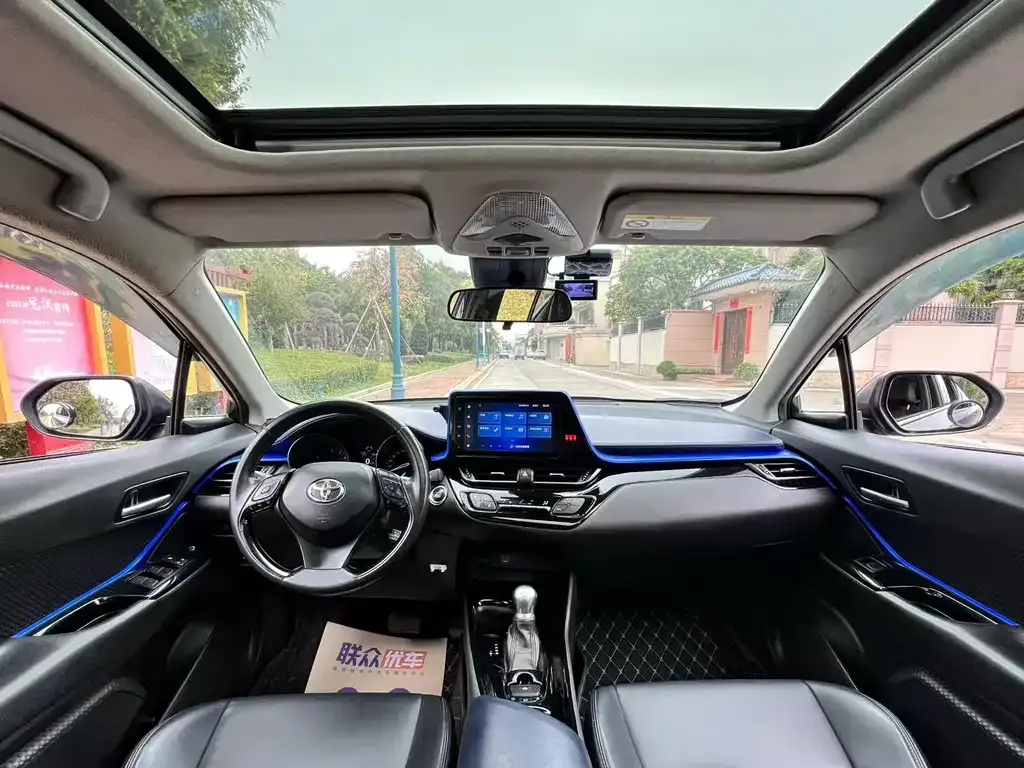 Toyota C-HR — фото 3