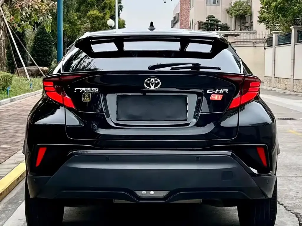 Toyota C-HR — фото 6