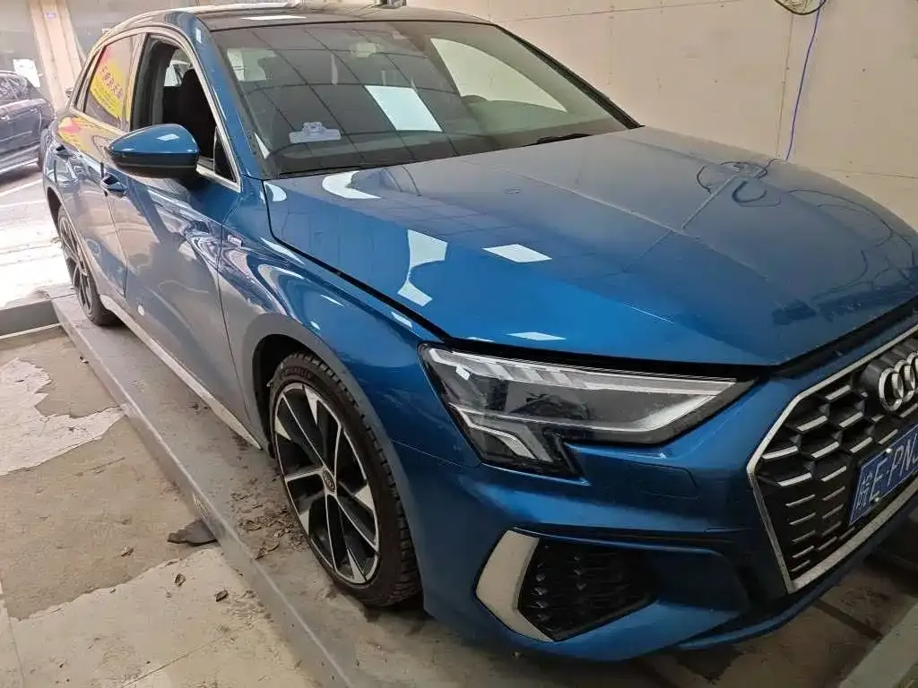 Audi A3 2023 из CN, фото 2