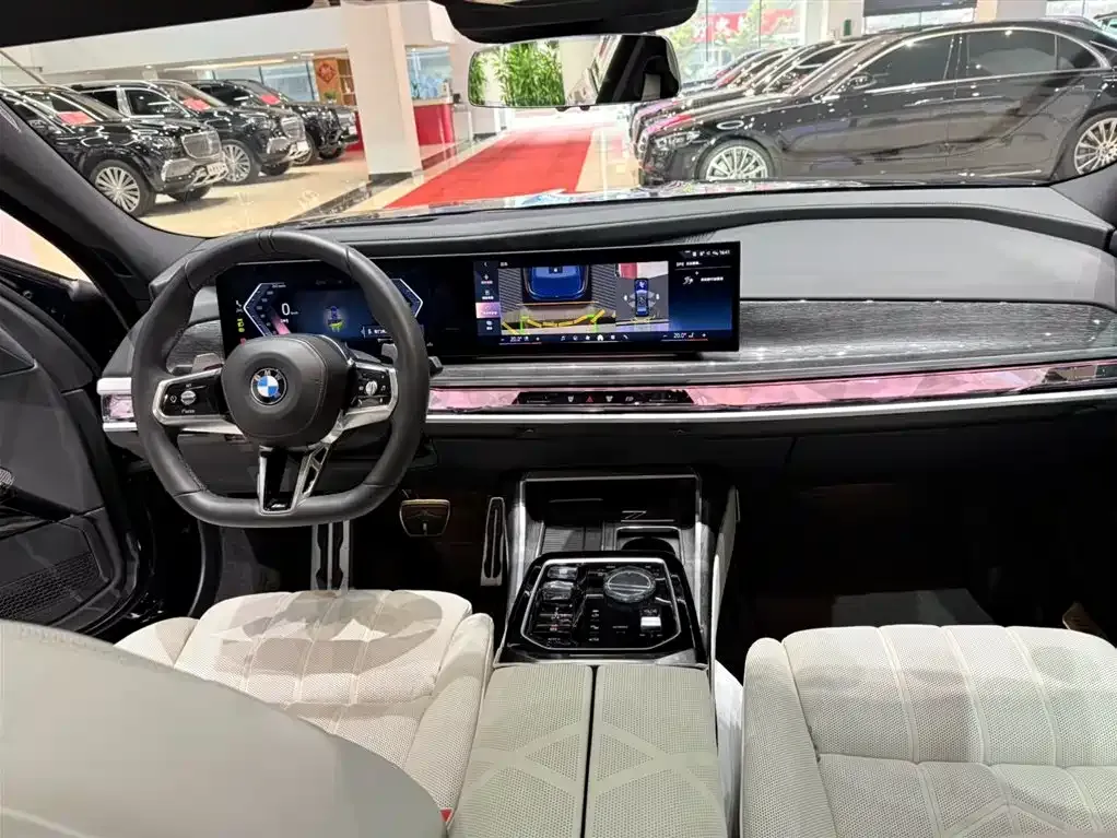 BMW 7 Series 2025 из CN, фото 10