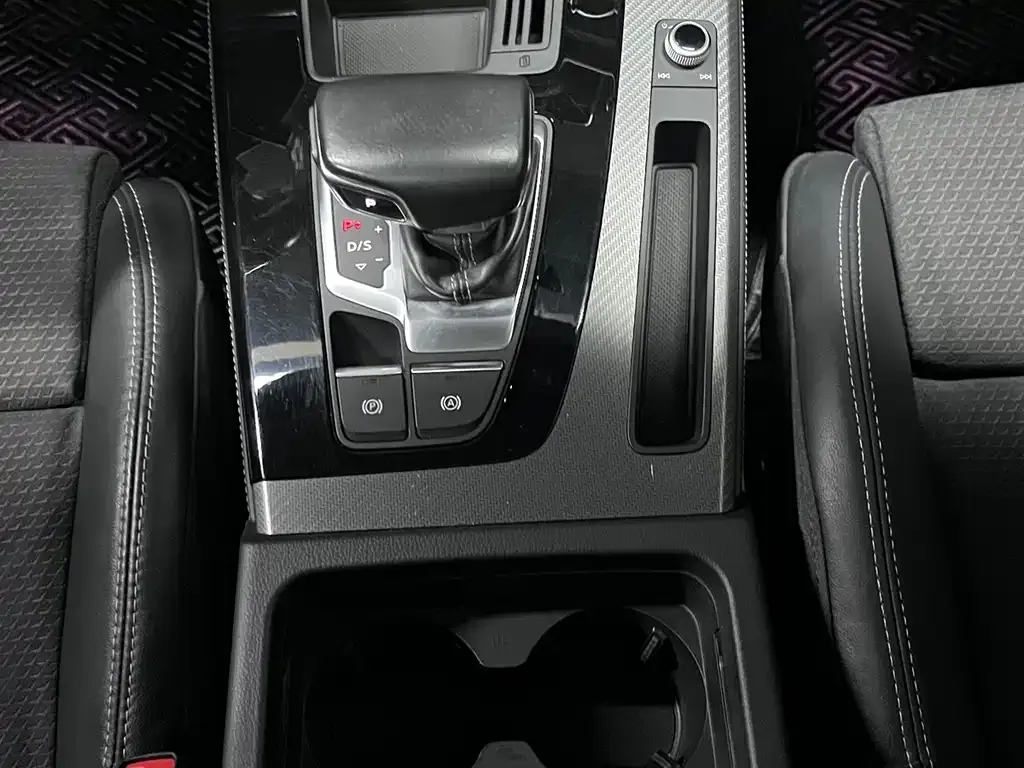 Audi Q5L Sportback 2021 из CN, фото 2