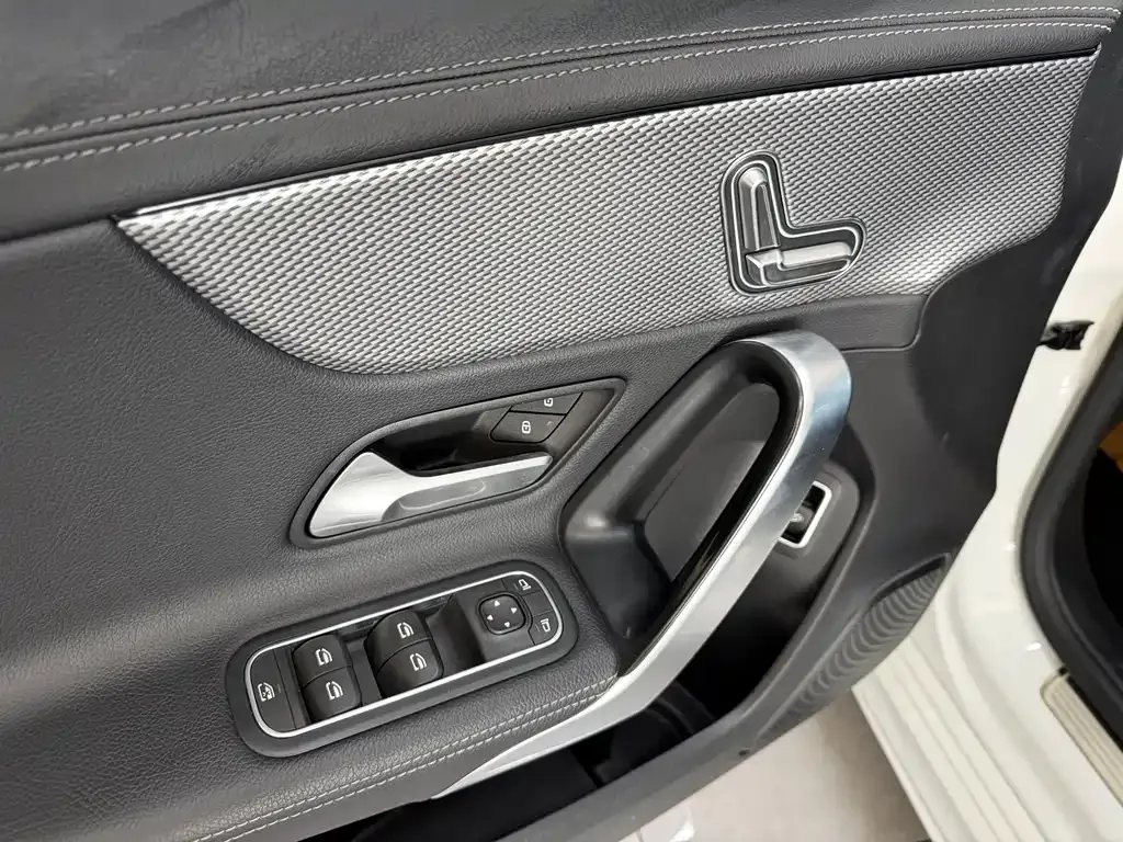 Mercedes-Benz A-Class — фото 10