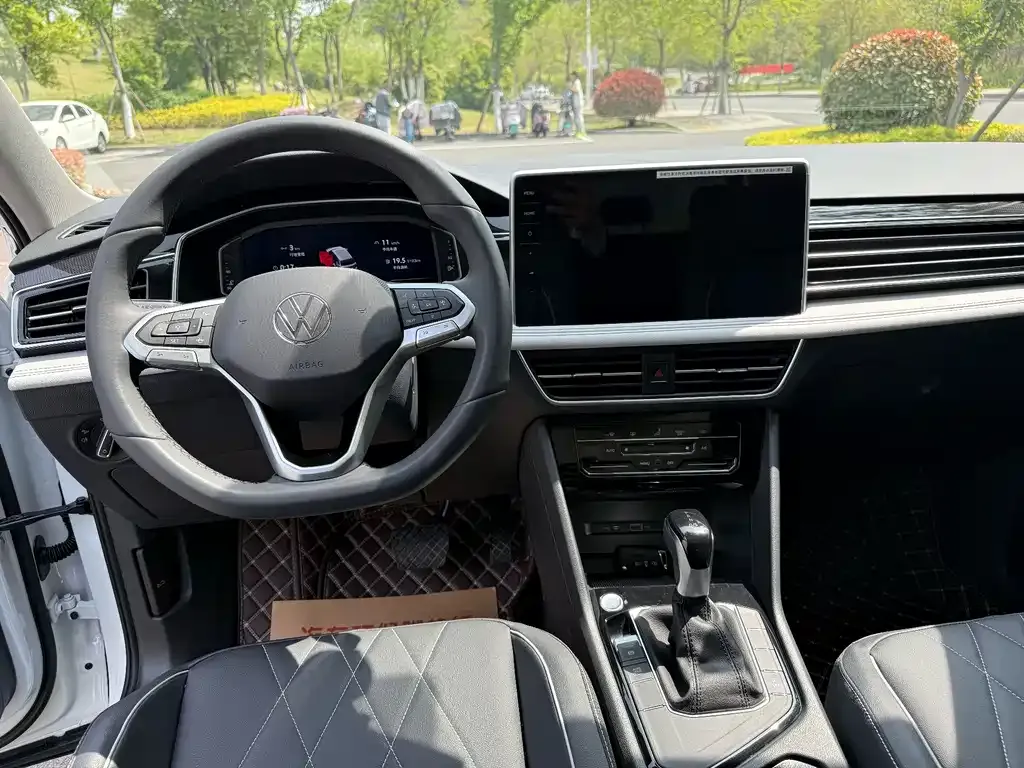 Volkswagen Tiguan L 2024 из CN, фото 2