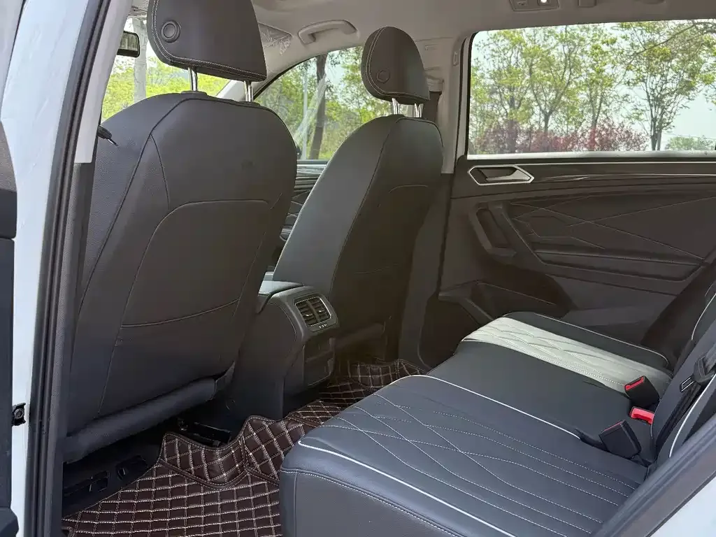 Volkswagen Tiguan L 2024 из CN, фото 3