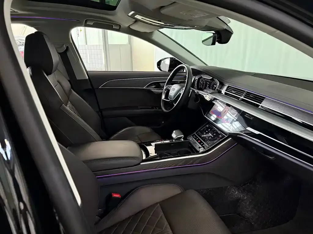 Audi A8 — фото 5