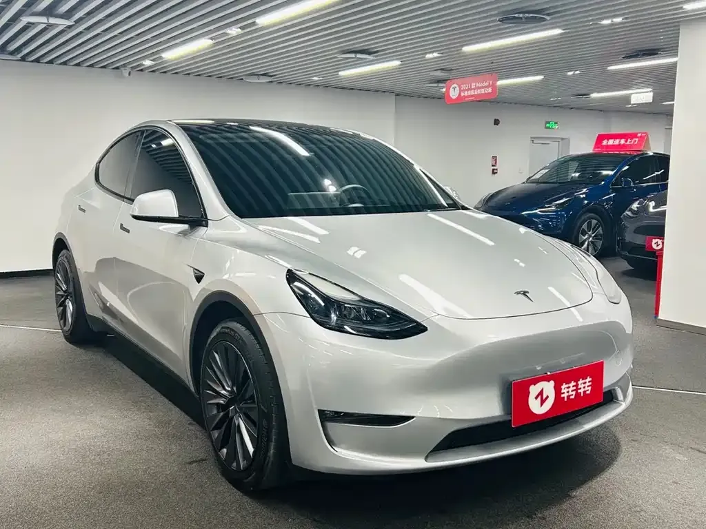 Tesla Model Y — фото 7