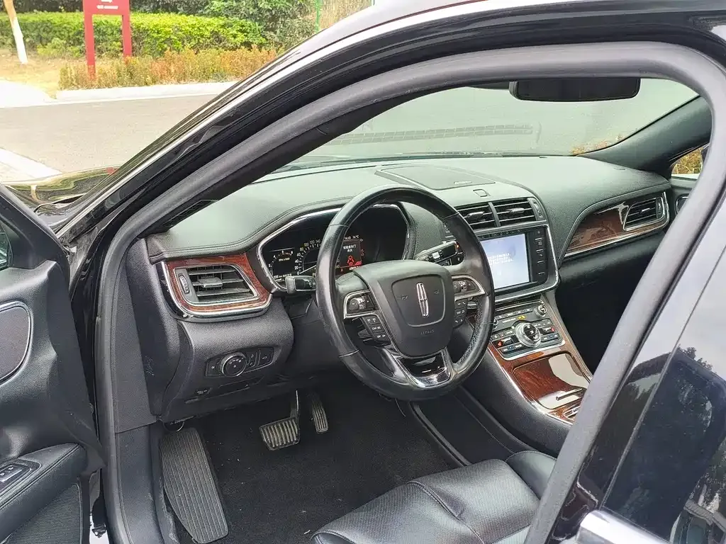 Lincoln Continental 2021 из CN, фото 8