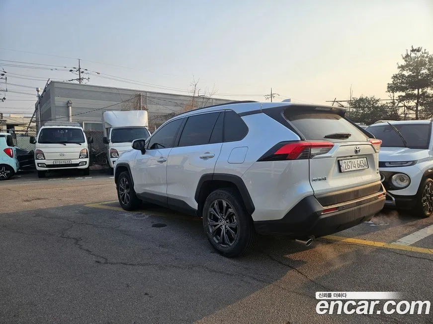 Toyota RAV4 2024 из KR, фото 5