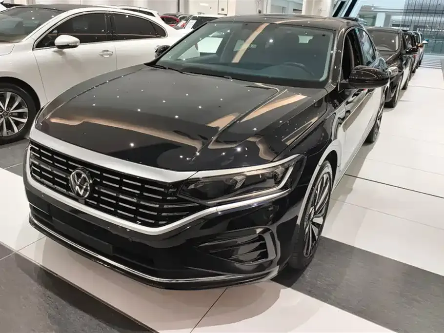 Volkswagen Passat 2023 из CN, фото 1