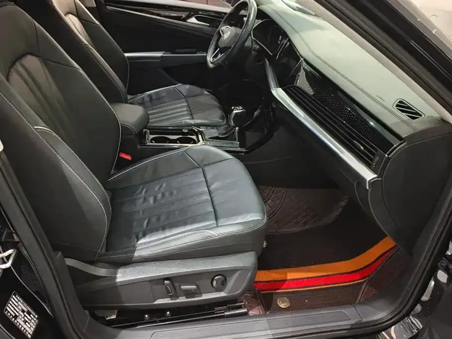 Volkswagen Passat 2023 из CN, фото 3