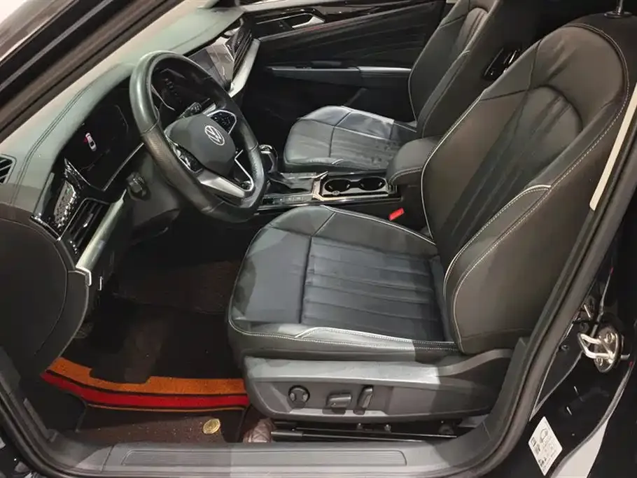 Volkswagen Passat 2023 из CN, фото 8
