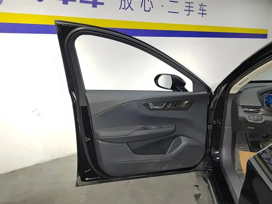 Hongqi E-QM5 2023 из CN, фото 4