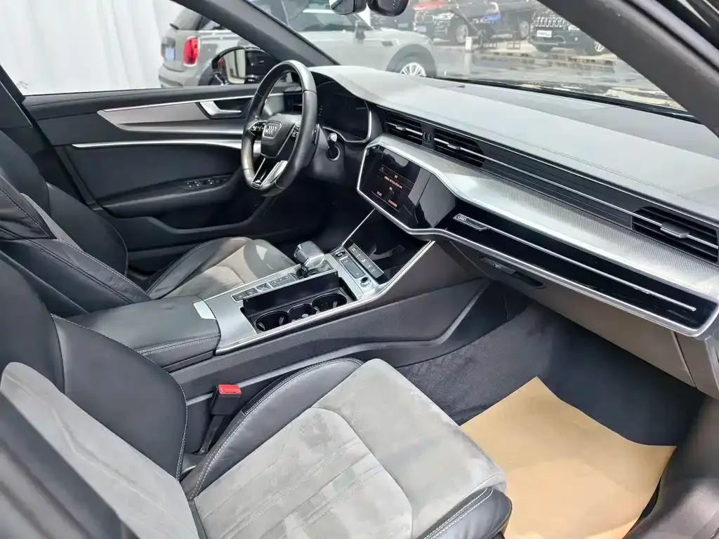 Audi A6L 2021 из CN, фото 8