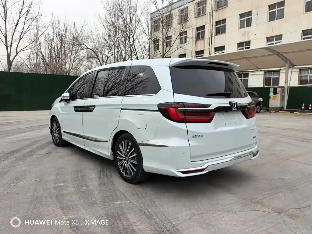 Honda Elysion 2023 из CN, фото 4