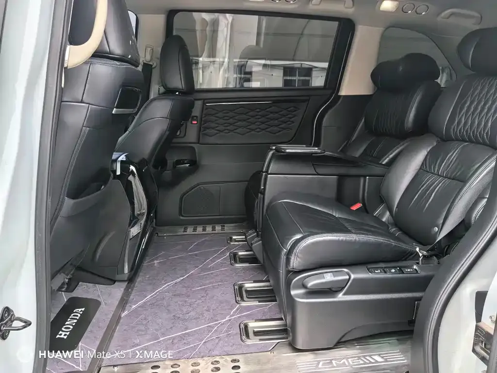 Honda Elysion 2023 из CN, фото 2