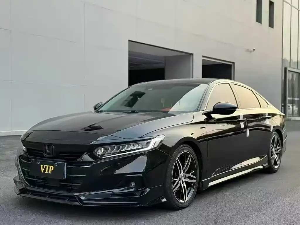 Honda Accord — фото 1