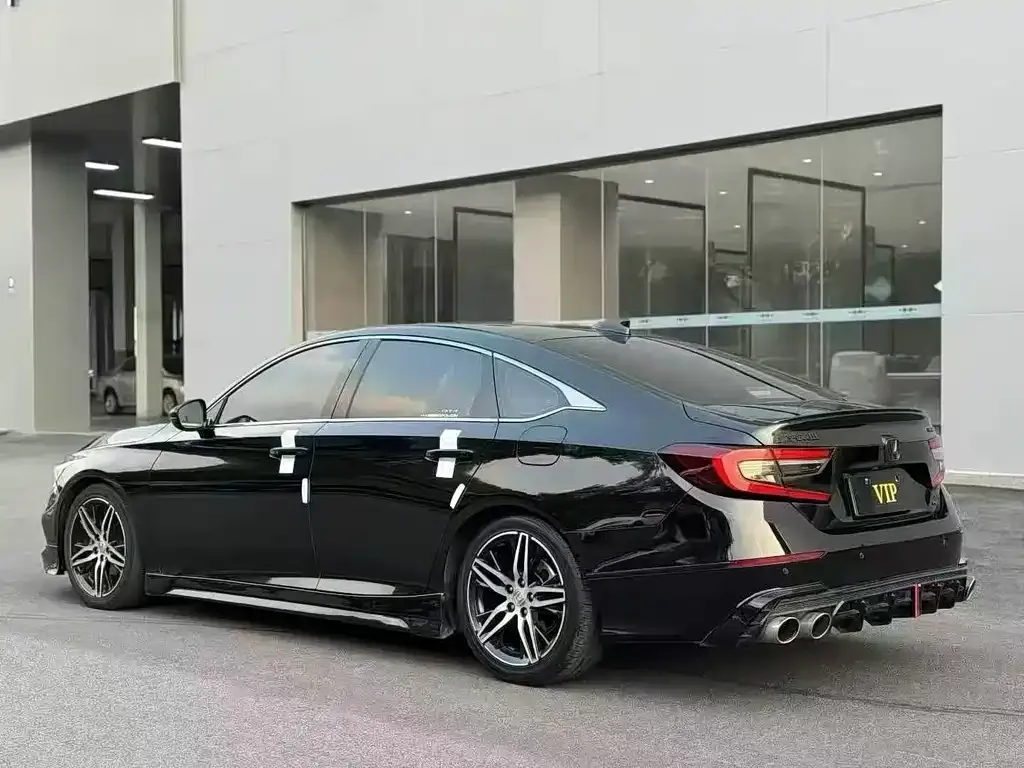 Honda Accord — фото 10
