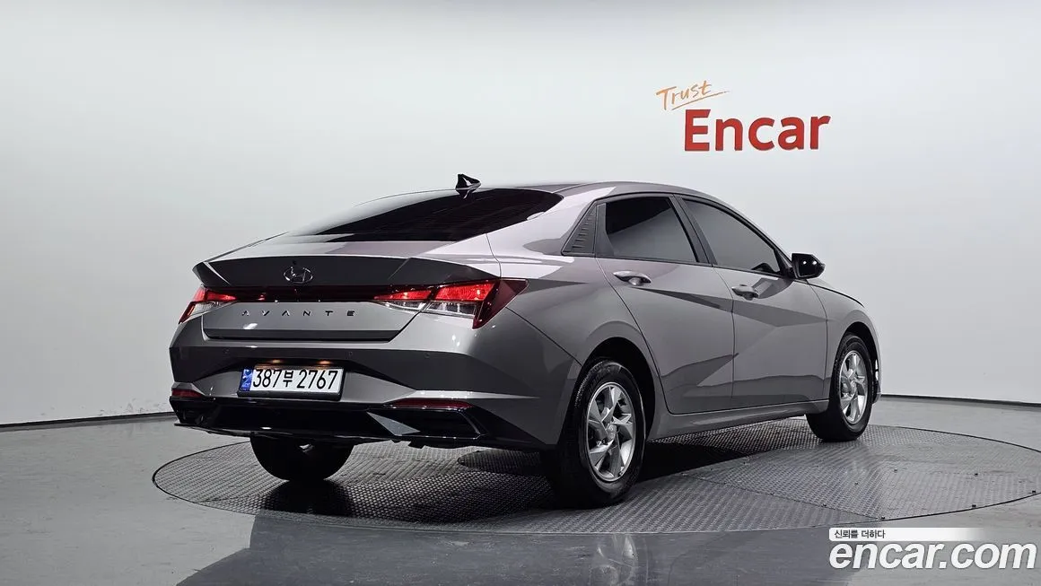 Hyundai AVANTE 2023 из KR, фото 2