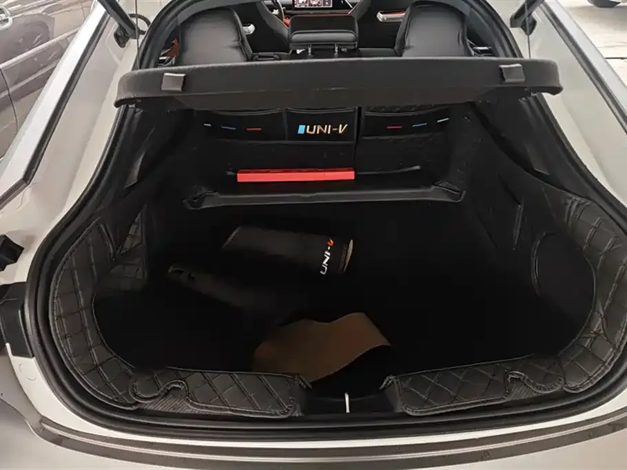 Changan UNI-V 2024 из CN, фото 2
