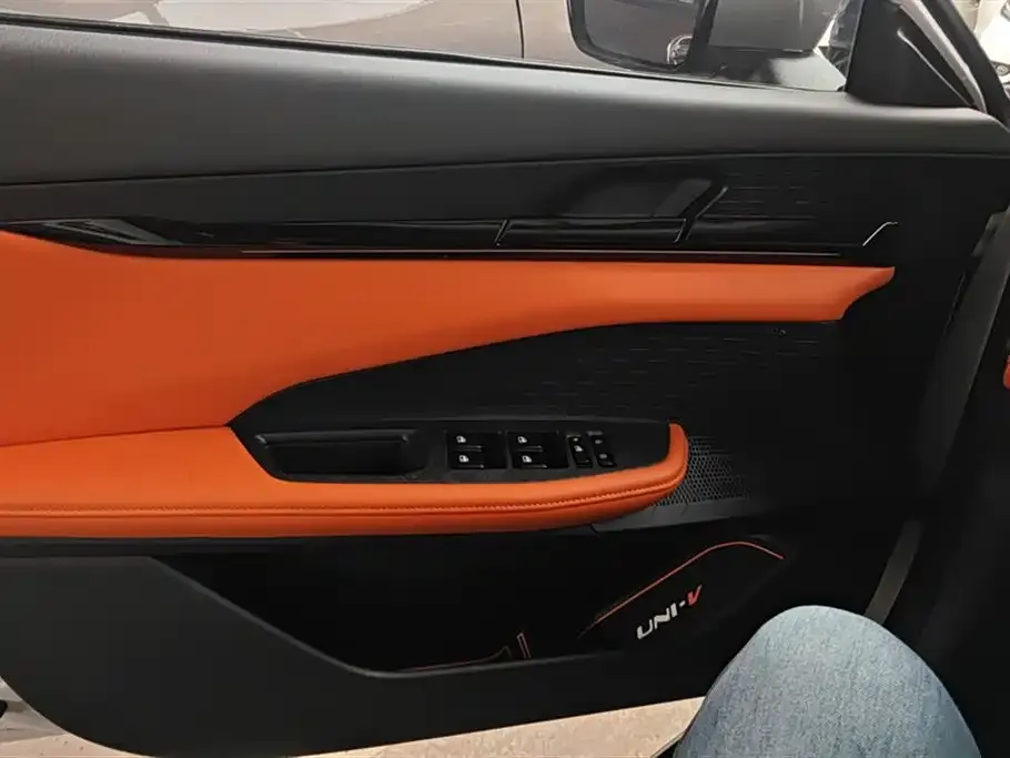 Changan UNI-V 2024 из CN, фото 4