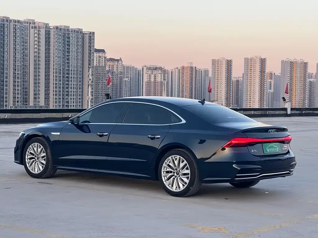 Audi A7L 2023 из CN, фото 9