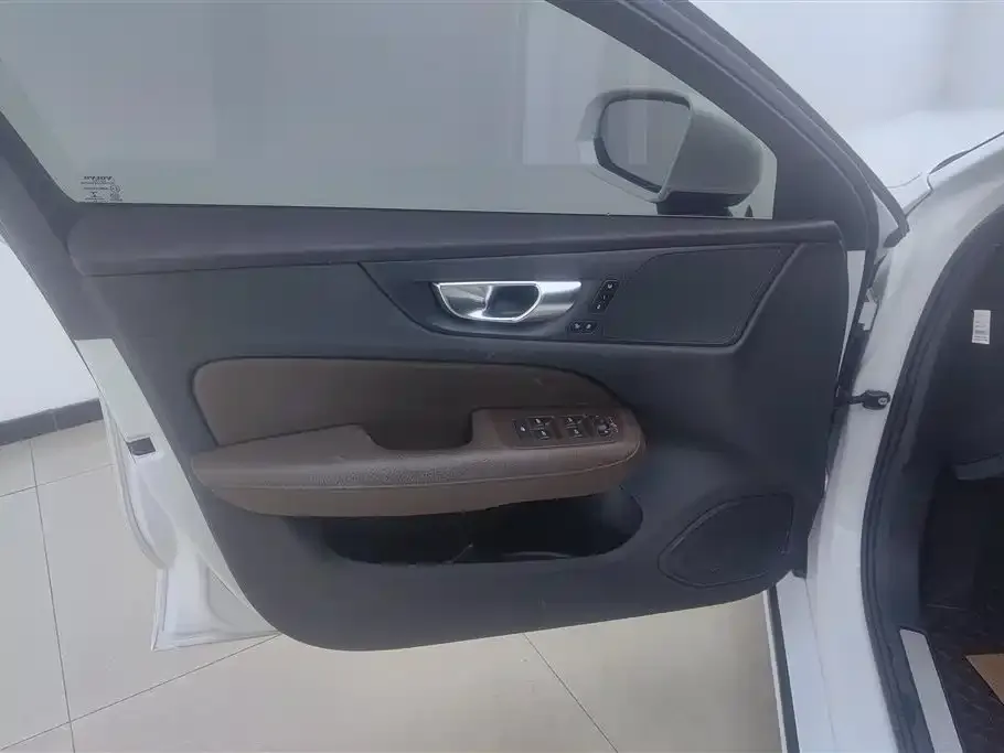 Volvo S60 2021 из CN, фото 6