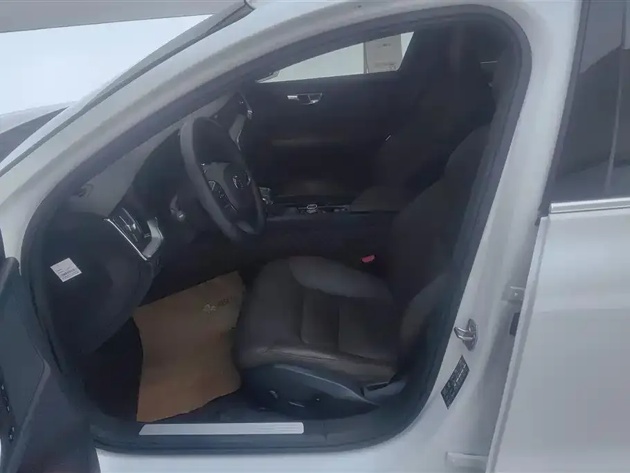 Volvo S60 2021 из CN, фото 9