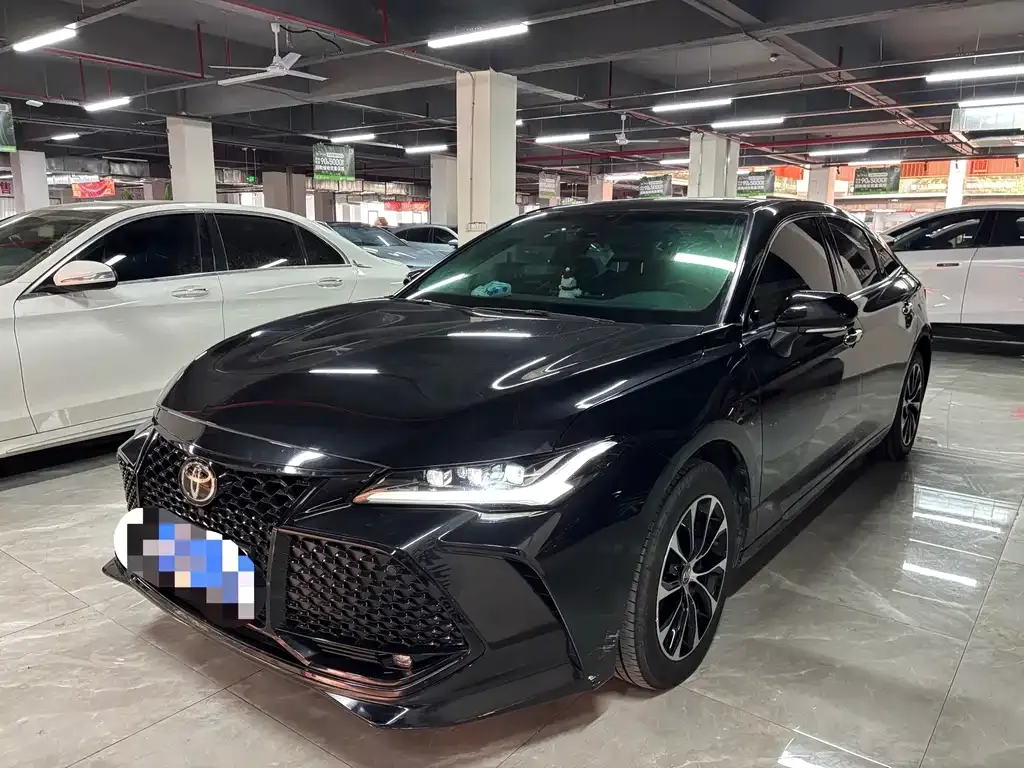 Toyota Avalon 2023 из CN, фото 1