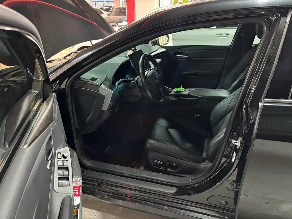 Toyota Avalon 2023 из CN, фото 2