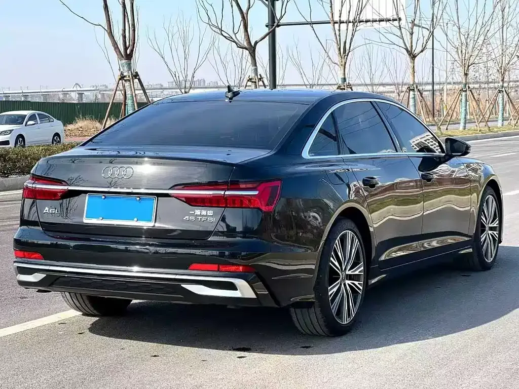 Audi A6L — фото 7